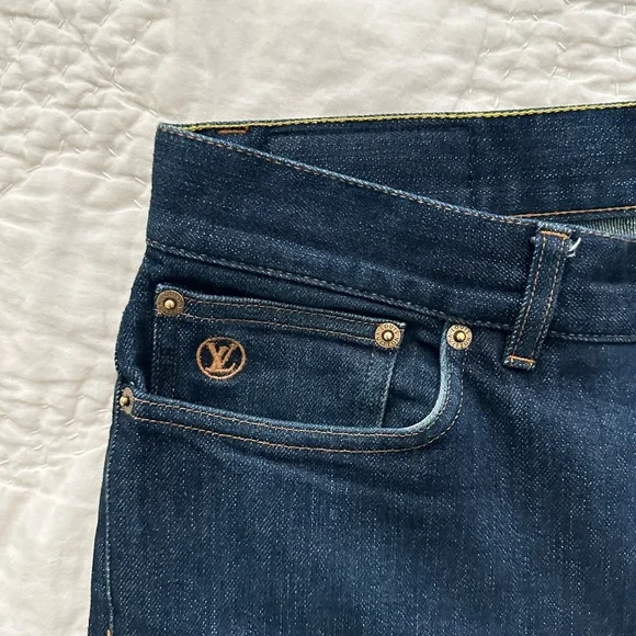 Excellent Condition LOUIS VUITTON

AUTHENTIC SLIM JEANS - Picture 2 of 6